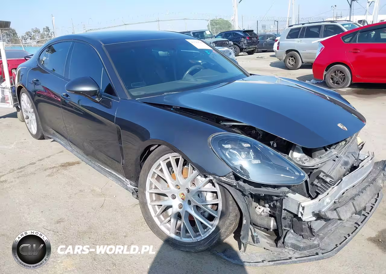 2017 Porsche Panamera 4