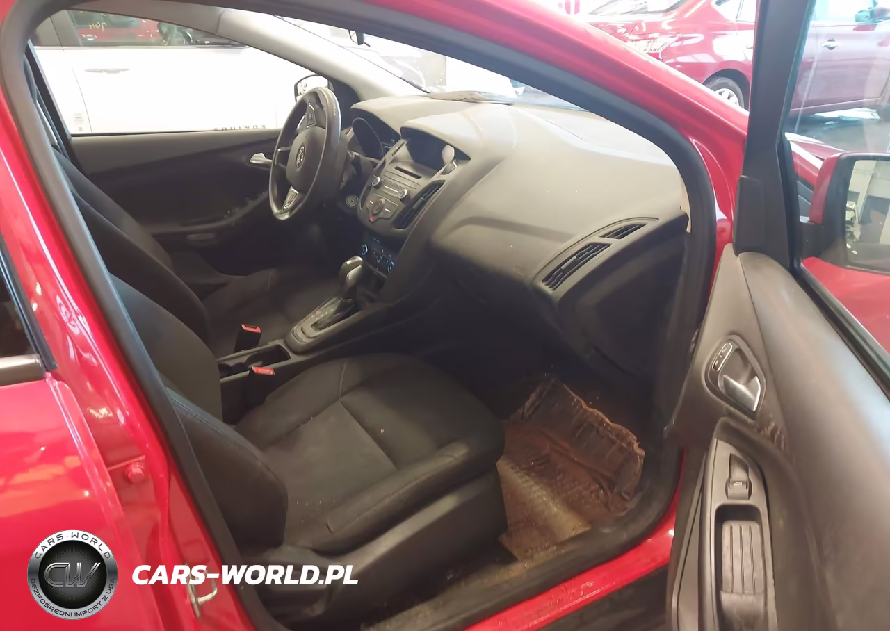 2016 Ford Focus Se VIN:1FADP3F21GL348380 - 5