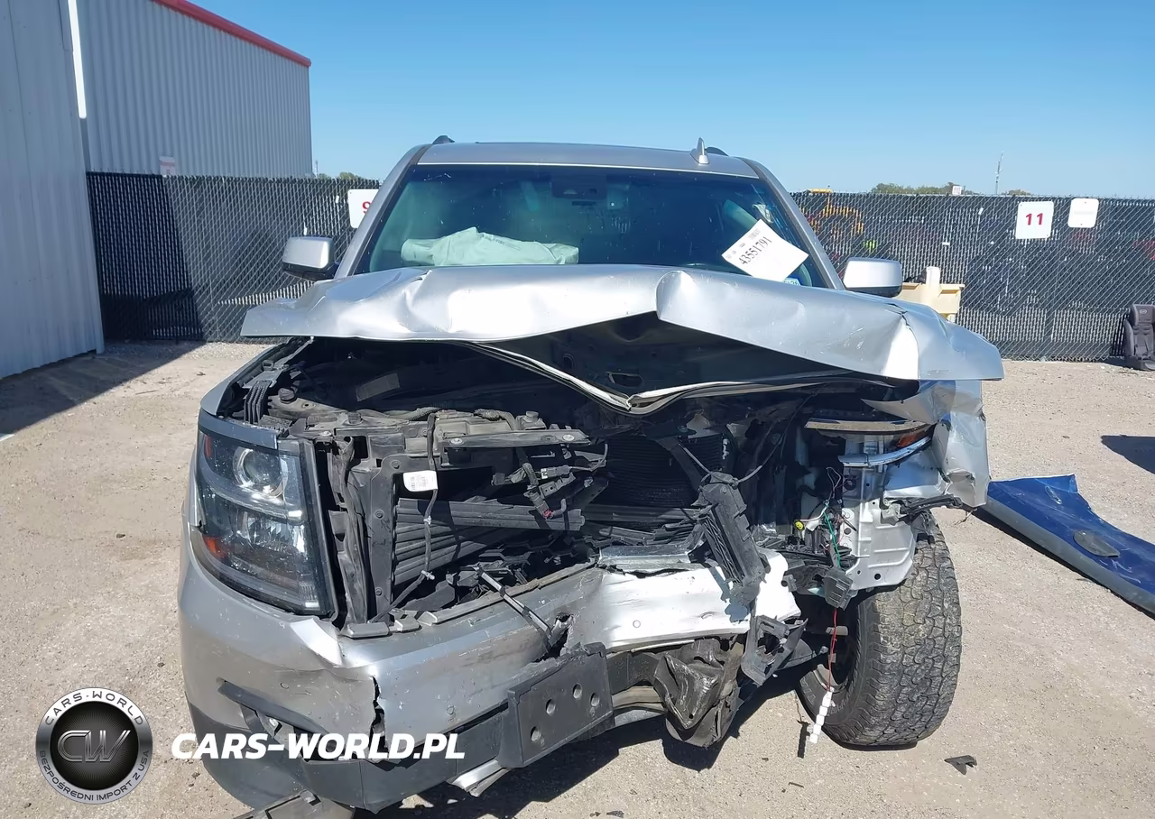 2018 Chevrolet Suburban Lt VIN:1GNSCHKC6JR398132 - 10