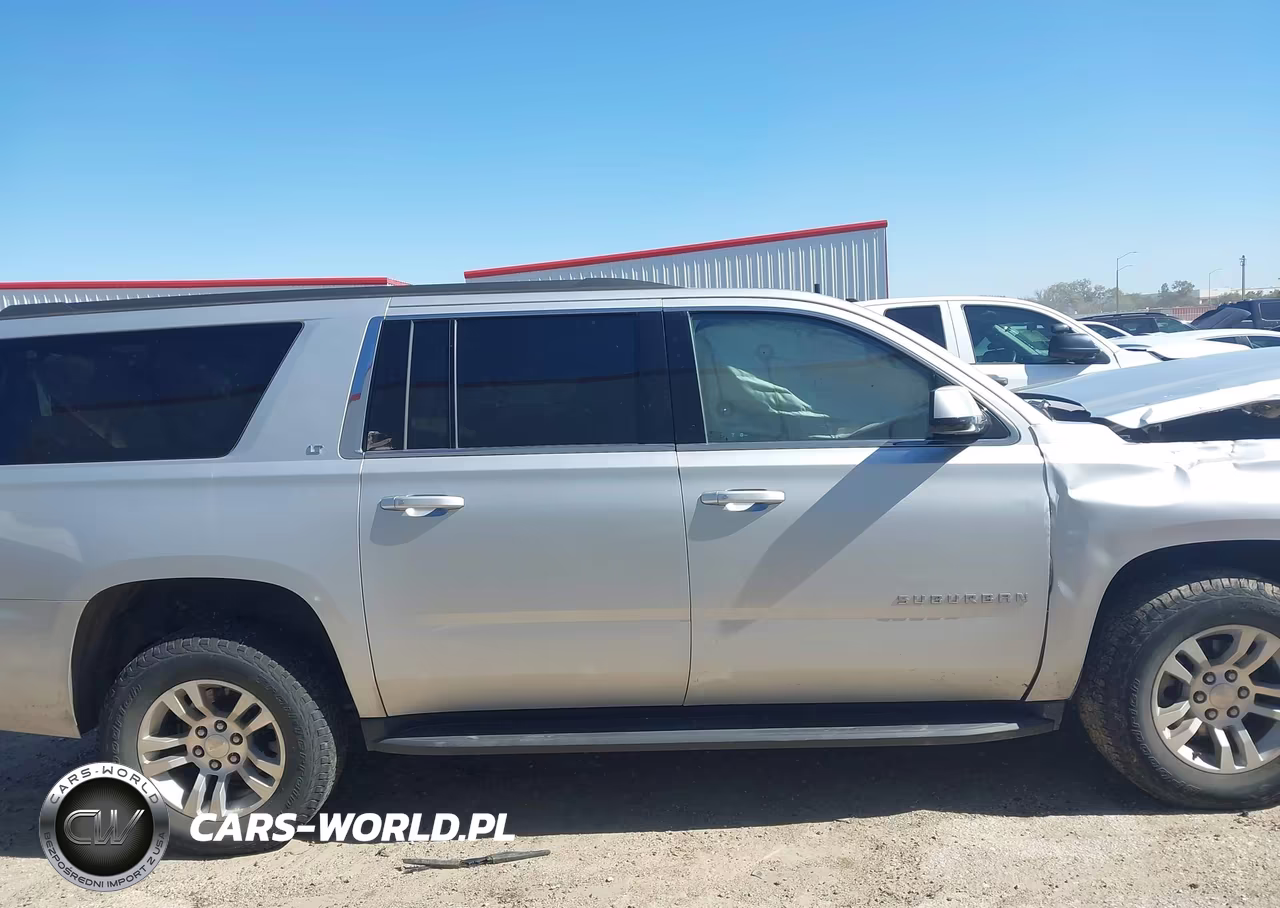 2018 Chevrolet Suburban Lt VIN:1GNSCHKC6JR398132 - 11