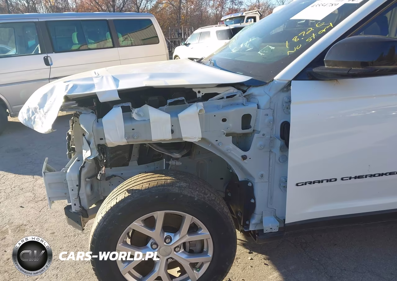 2024 Jeep Grand Cherokee L Limited 4X4 VIN:1C4RJKBG8R8531200 - 18