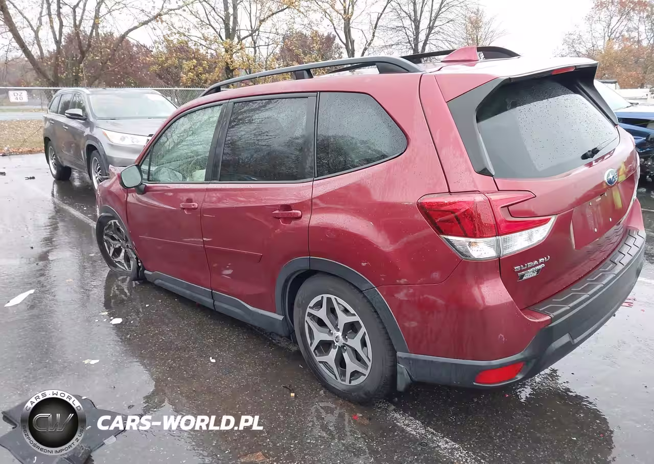 2021 Subaru Forester Premium VIN:JF2SKAFC4MH409654 - 3