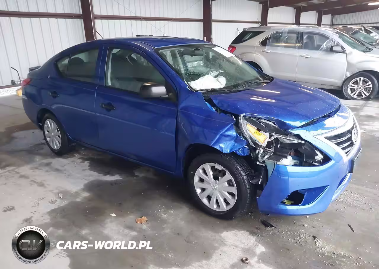 2015 Nissan Versa 1.6 S+