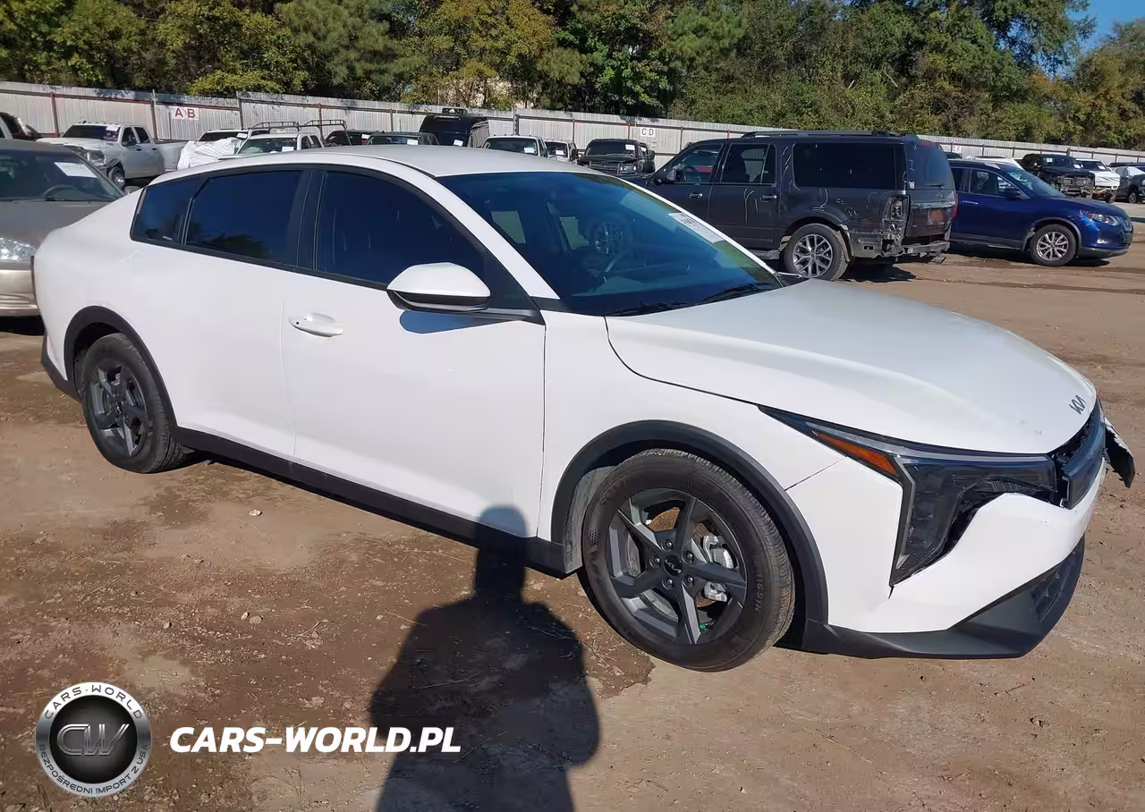 2025 Kia K4 Lxs