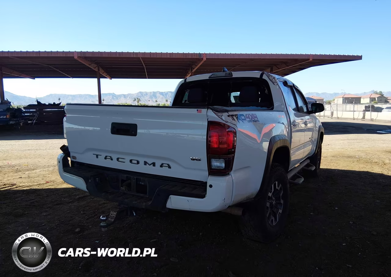 2018 Toyota Tacoma Trd Off Road VIN:3TMCZ5ANXJM155129 - 4