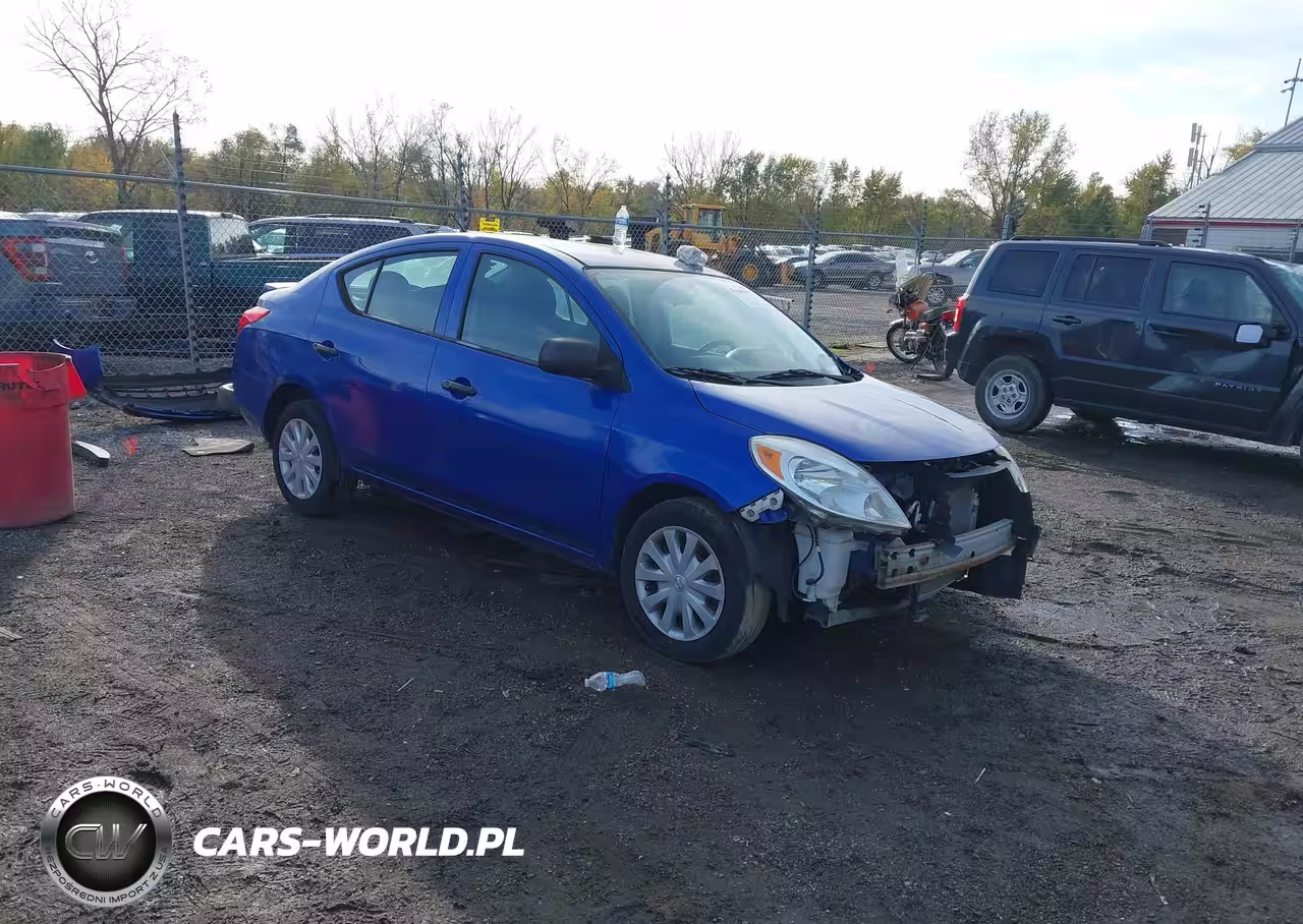 2013 Nissan Versa 1.6 S+