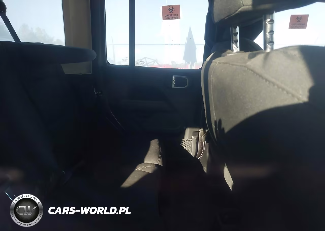2021 Jeep Wrangler Unlimited Sahara 4X4 VIN:1C4HJXENXMW714315 - 8