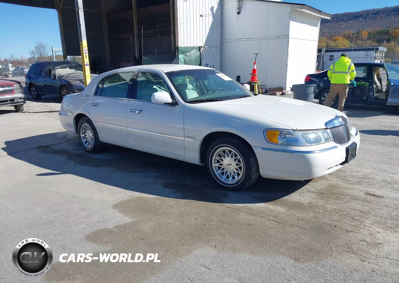 1998 Lincoln Town Car Signature