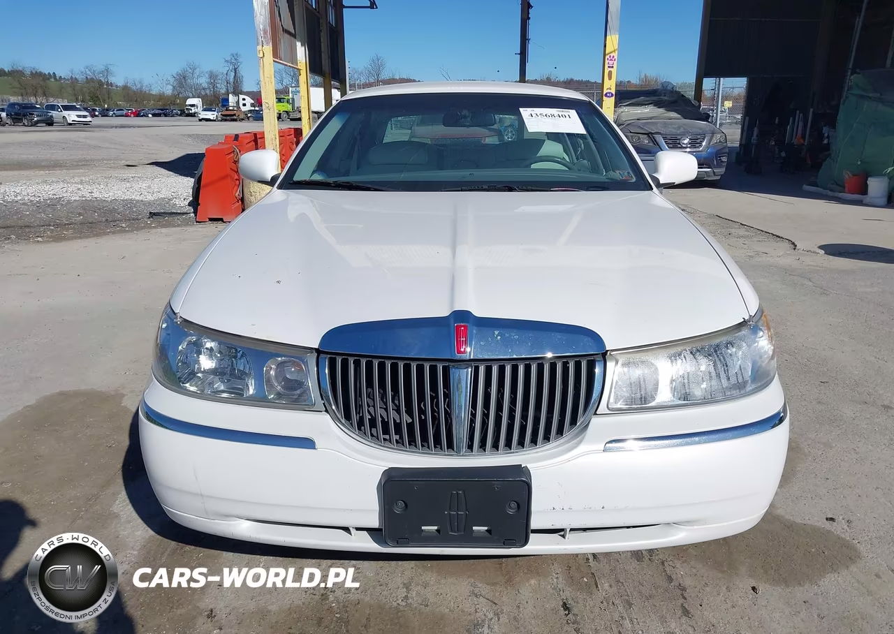 1998 Lincoln Town Car Signature VIN:1LNFM82W5WY644310 - 6