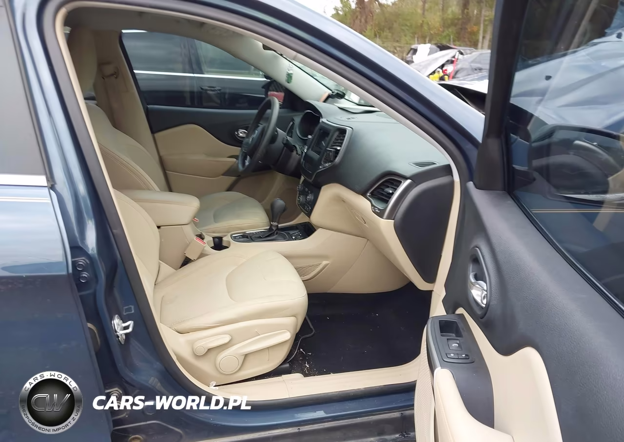 2019 Jeep Cherokee Latitude Fwd VIN:1C4PJLCB8KD444295 - 5