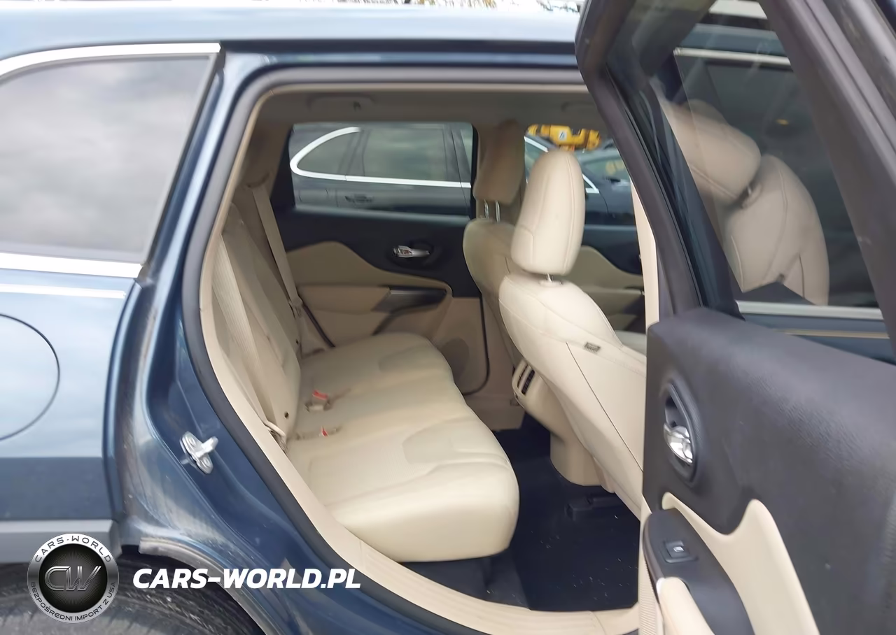 2019 Jeep Cherokee Latitude Fwd VIN:1C4PJLCB8KD444295 - 8