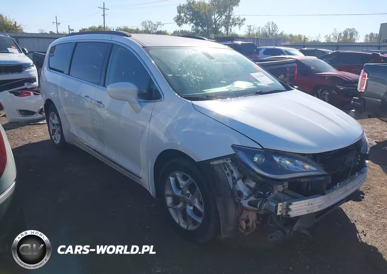 2017 Chrysler Pacifica Touring-L