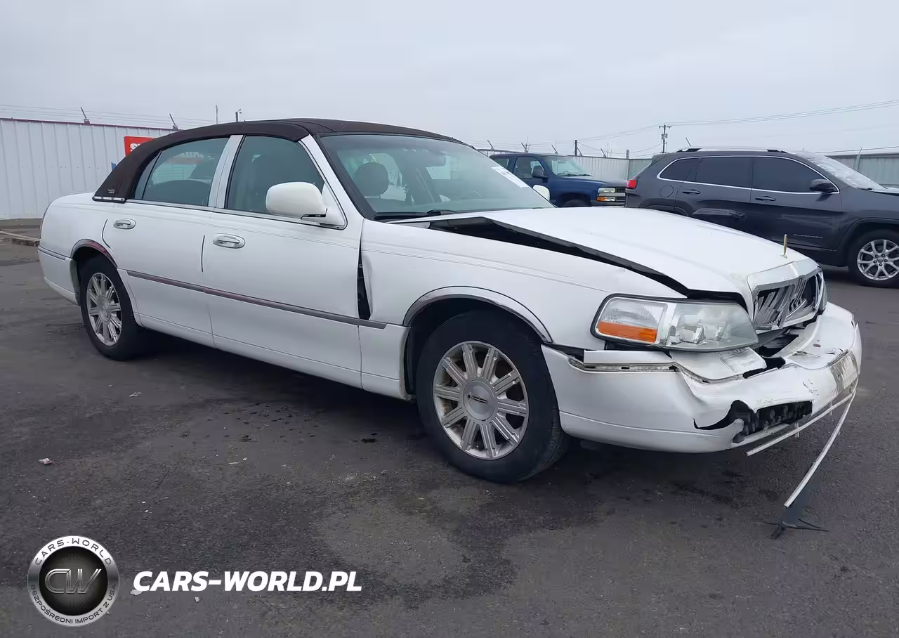 2010 Lincoln Town Car Signature Limited