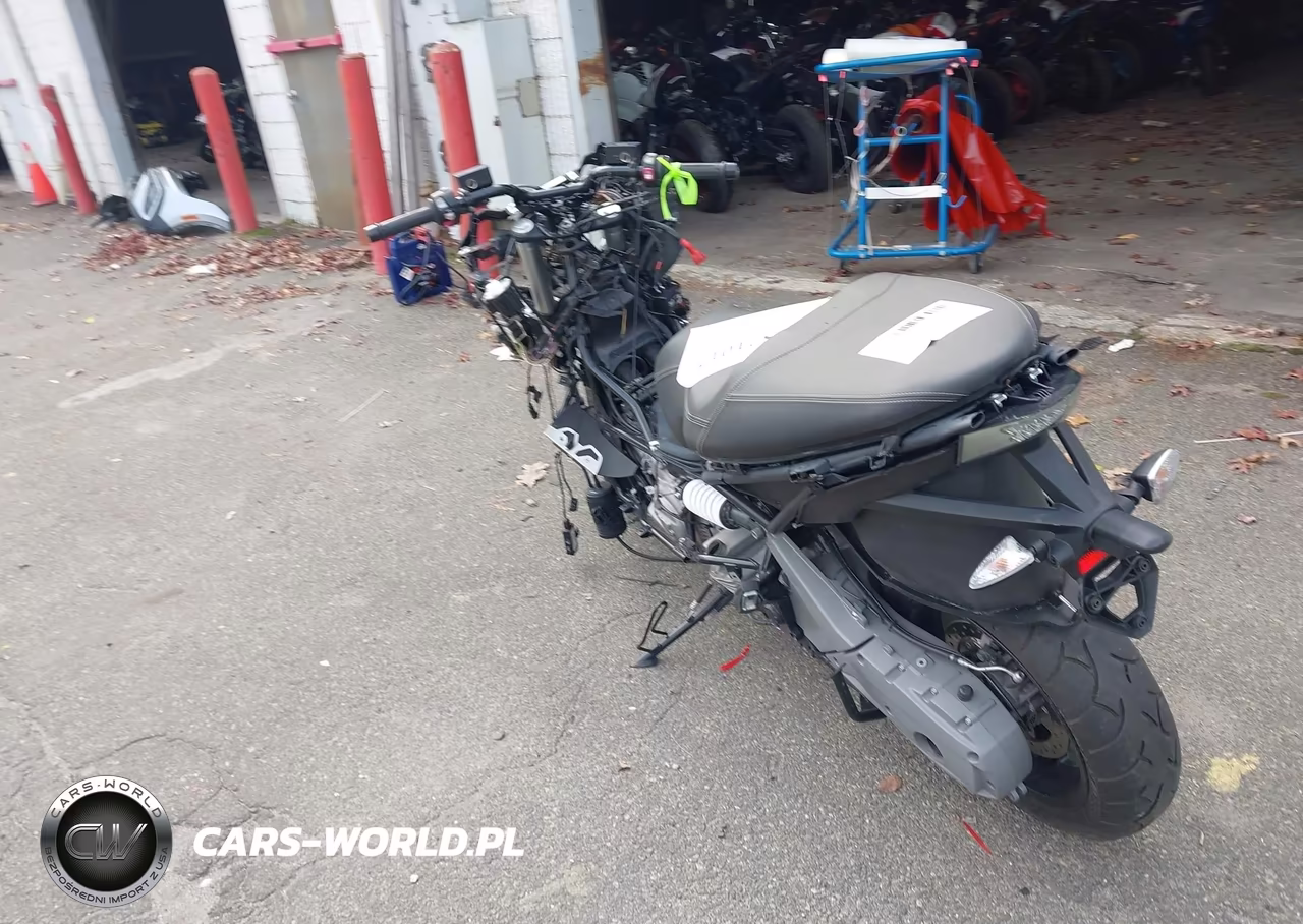 2017 BMW C650 Sport VIN:WB10C1408HZ314961 - 3