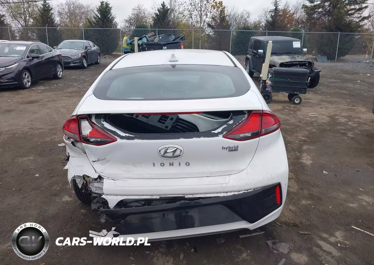 2017 Hyundai Ioniq Hybrid Blue VIN:KMHC65LC3HU030611 - 16