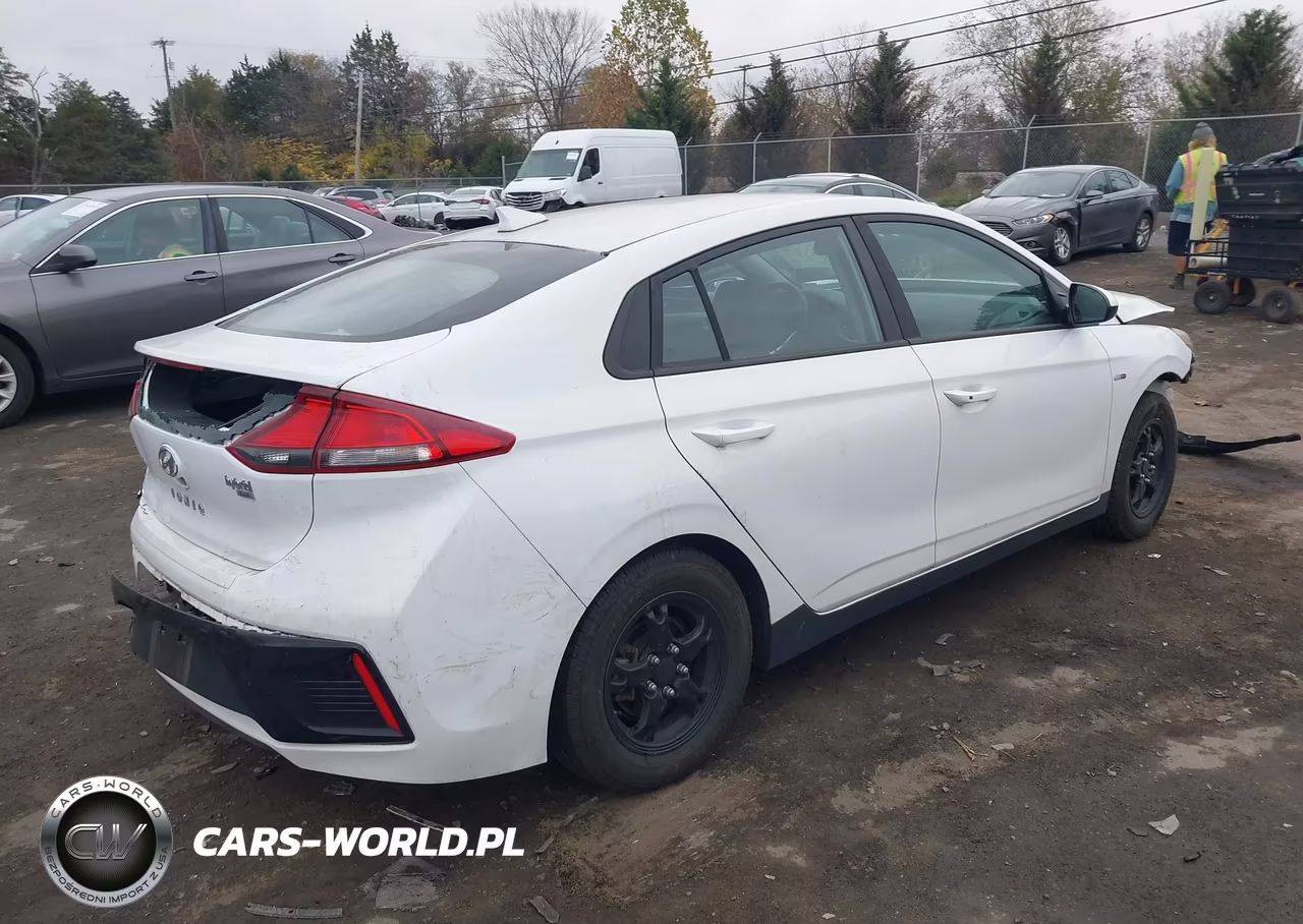 2017 Hyundai Ioniq Hybrid Blue VIN:KMHC65LC3HU030611 - 4