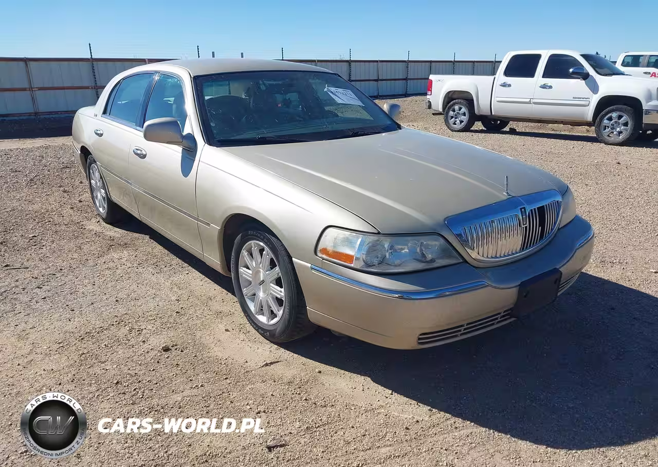 2010 Lincoln Town Car Signature Limited
