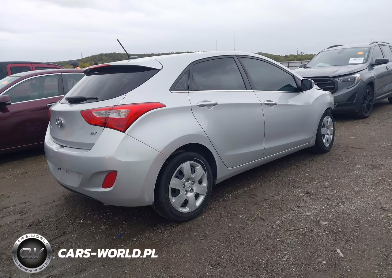 2017 Hyundai Elantra Gt VIN:KMHD35LH5HU372716 - 4