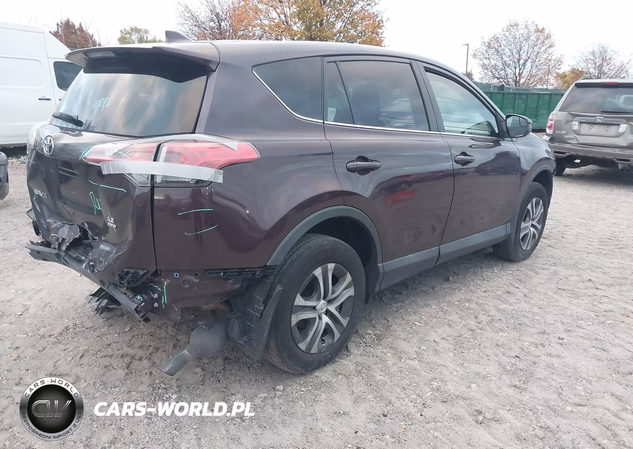 2018 Toyota Rav4 Le VIN:2T3BFREV1JW791636 - 4