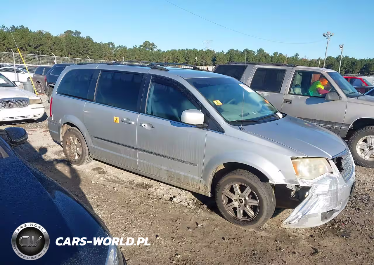 2010 Chrysler Town & Country Touring