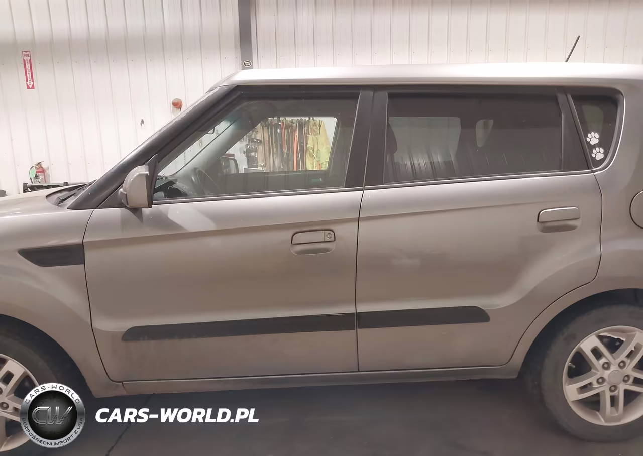 2010 Kia Soul + VIN:KNDJT2A28A7141687 - 14