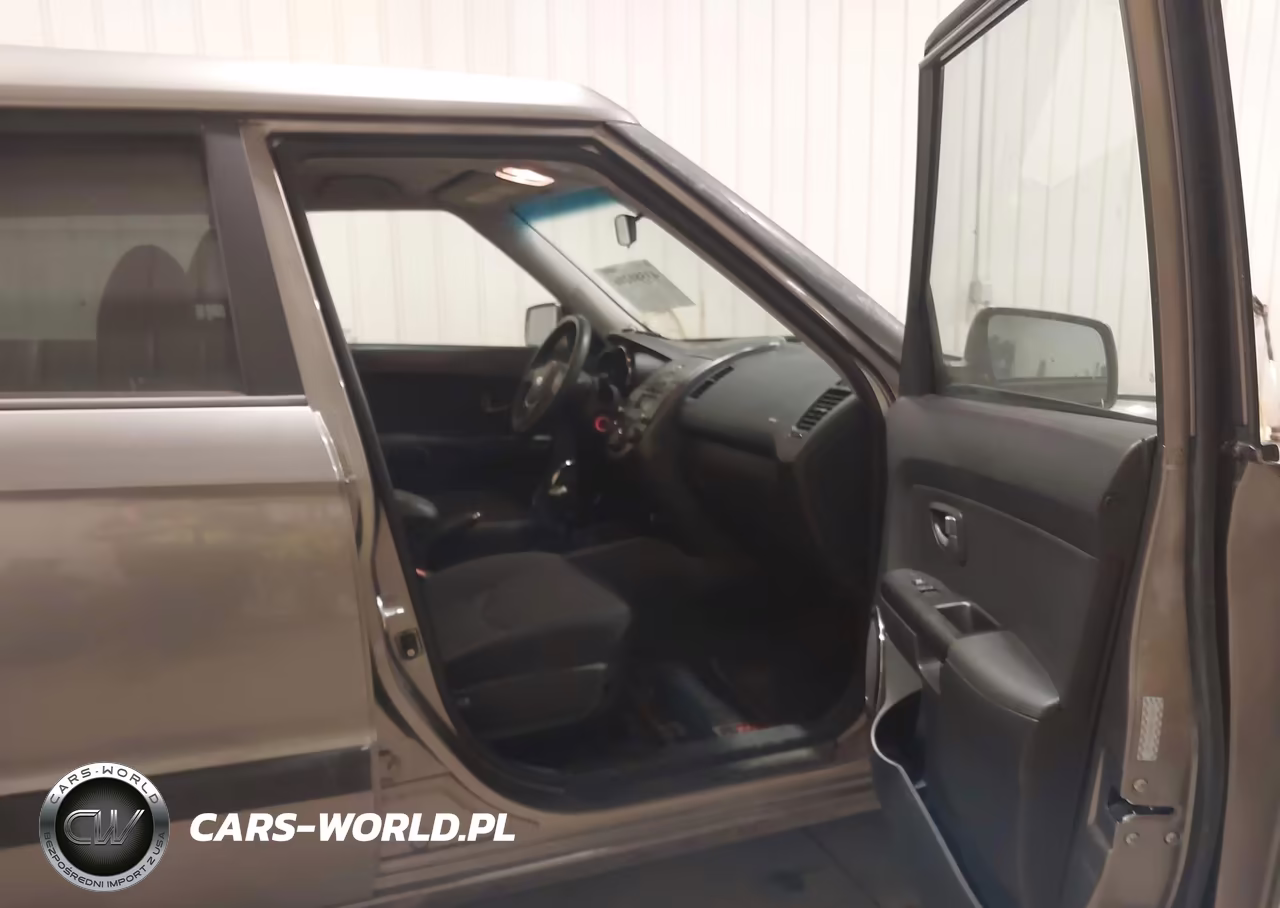 2010 Kia Soul + VIN:KNDJT2A28A7141687 - 5
