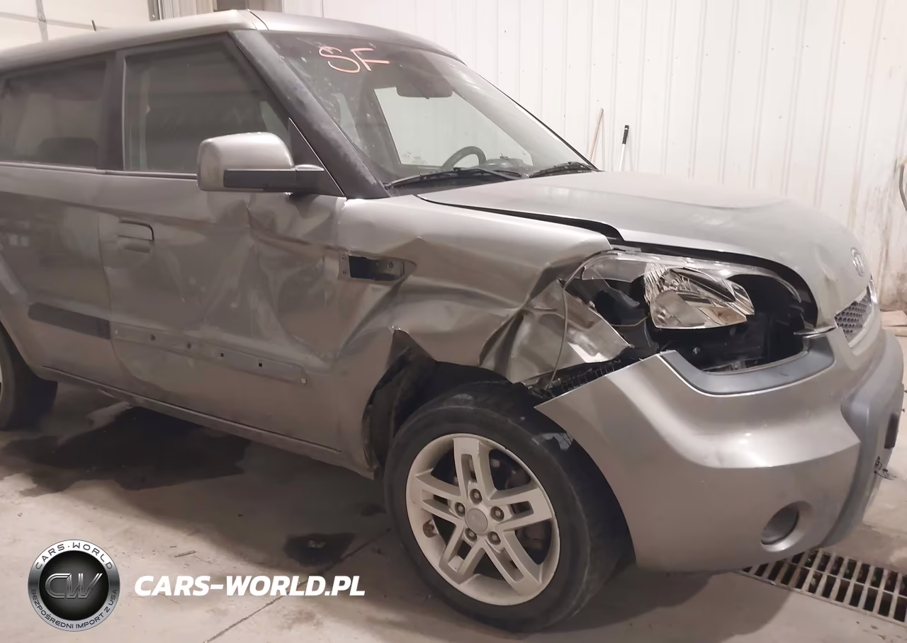 2010 Kia Soul + VIN:KNDJT2A28A7141687 - 6