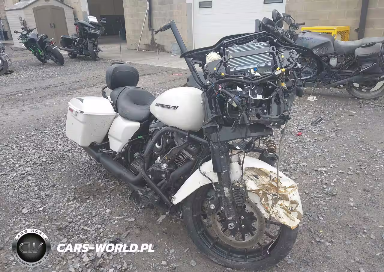 2018 Harley-Davidson Fltrxs Road Glide Special