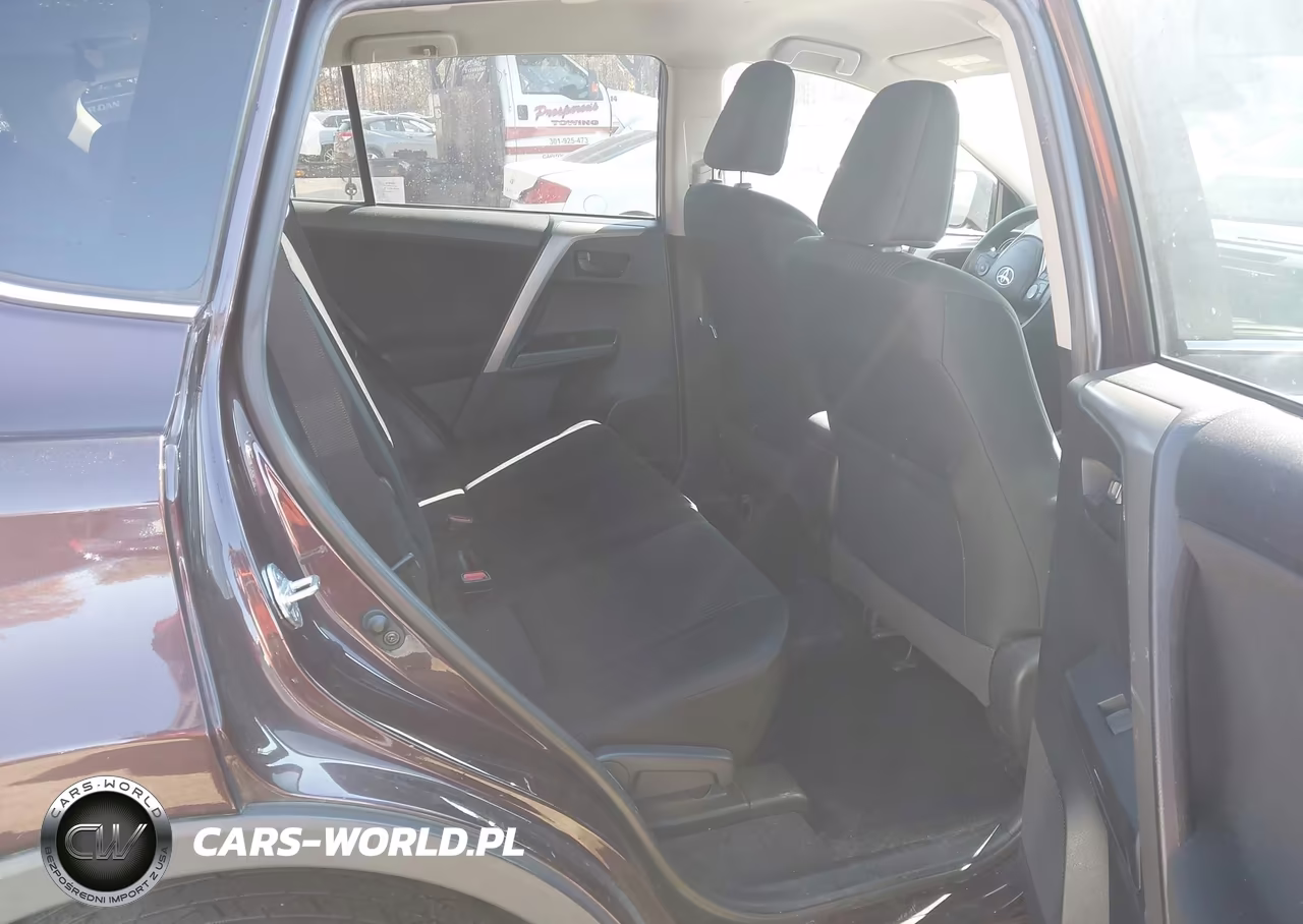 2018 Toyota Rav4 Le VIN:2T3BFREV1JW842228 - 8