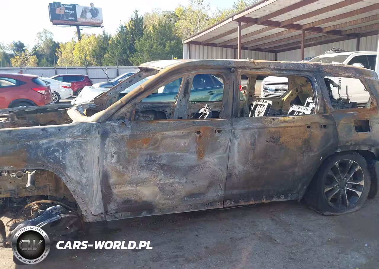 2023 Jeep Grand Cherokee L Overland 4X4 VIN:1C4RJKDG1P8104953 - 6