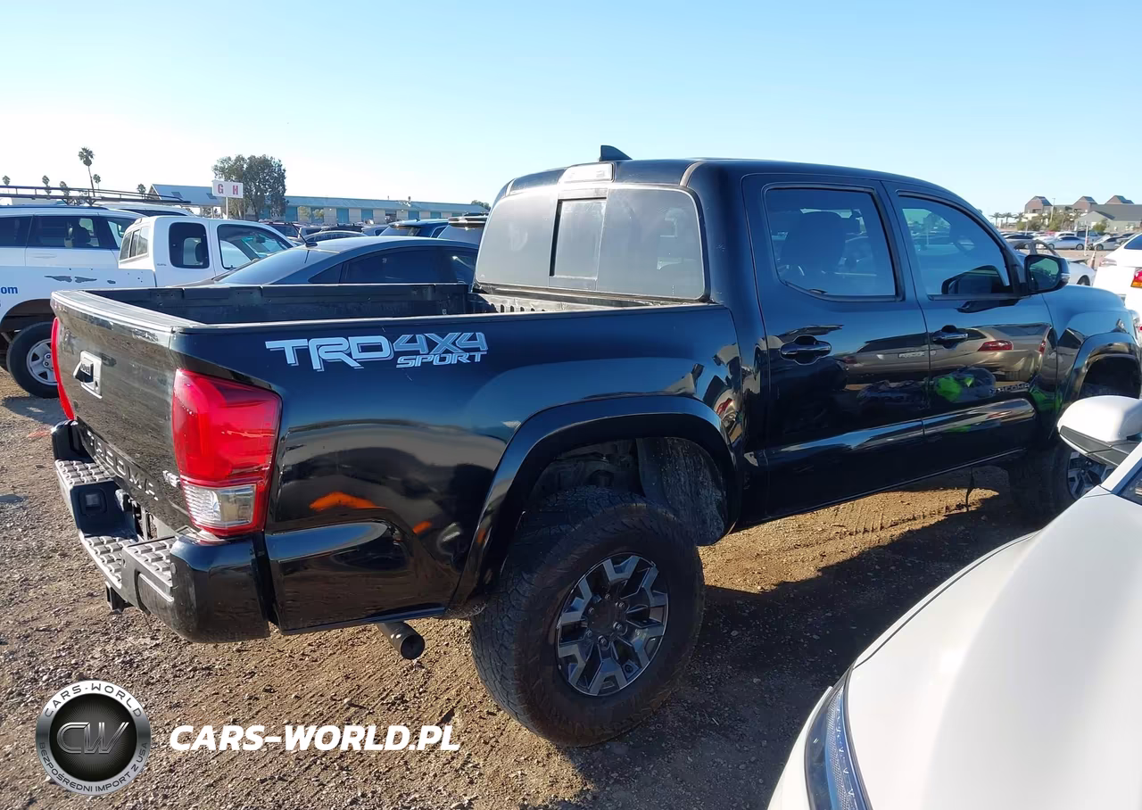 2017 Toyota Tacoma Trd Sport VIN:3TMCZ5AN1HM044737 - 4