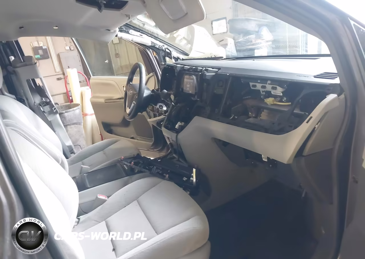 2017 Toyota Sienna Le 7 Passenger VIN:5TDJZ3DC0HS164597 - 5