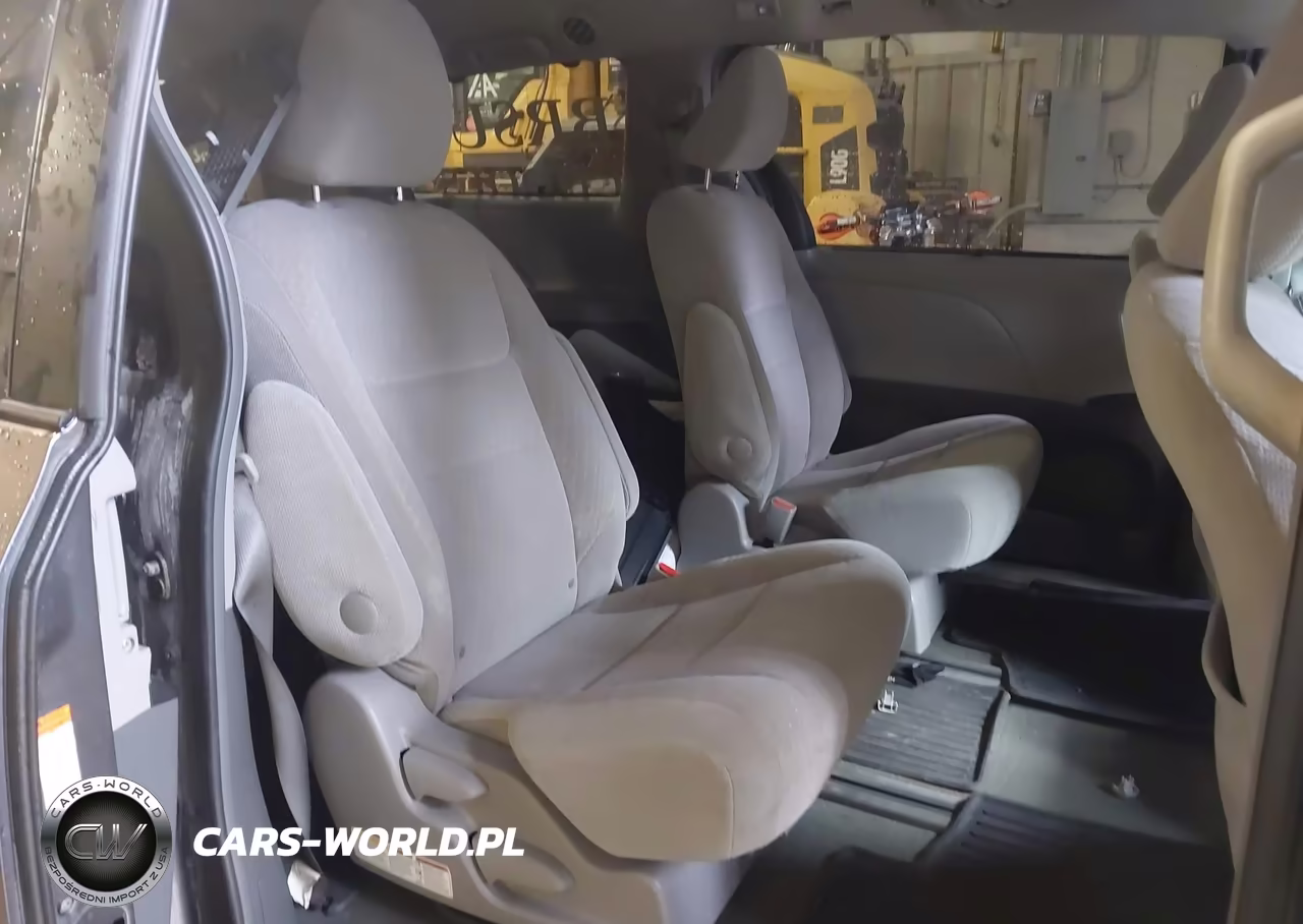 2017 Toyota Sienna Le 7 Passenger VIN:5TDJZ3DC0HS164597 - 8