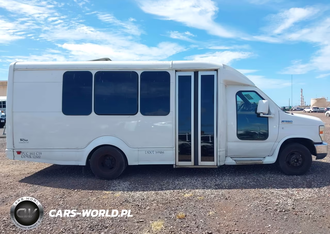 2011 Ford Econoline E350 Super Duty Ctway Van VIN:1FDEE3FS2BDA24597 - 13