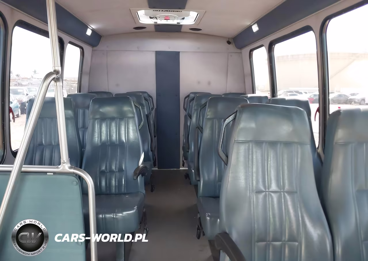 2011 Ford Econoline E350 Super Duty Ctway Van VIN:1FDEE3FS2BDA24597 - 7