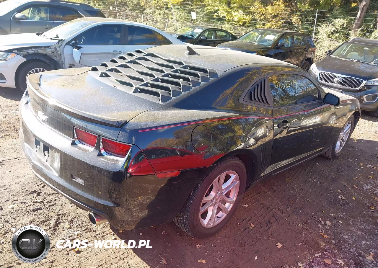 2012 Chevrolet Camaro 2Ls VIN:2G1FA1E33C9133418 - 4