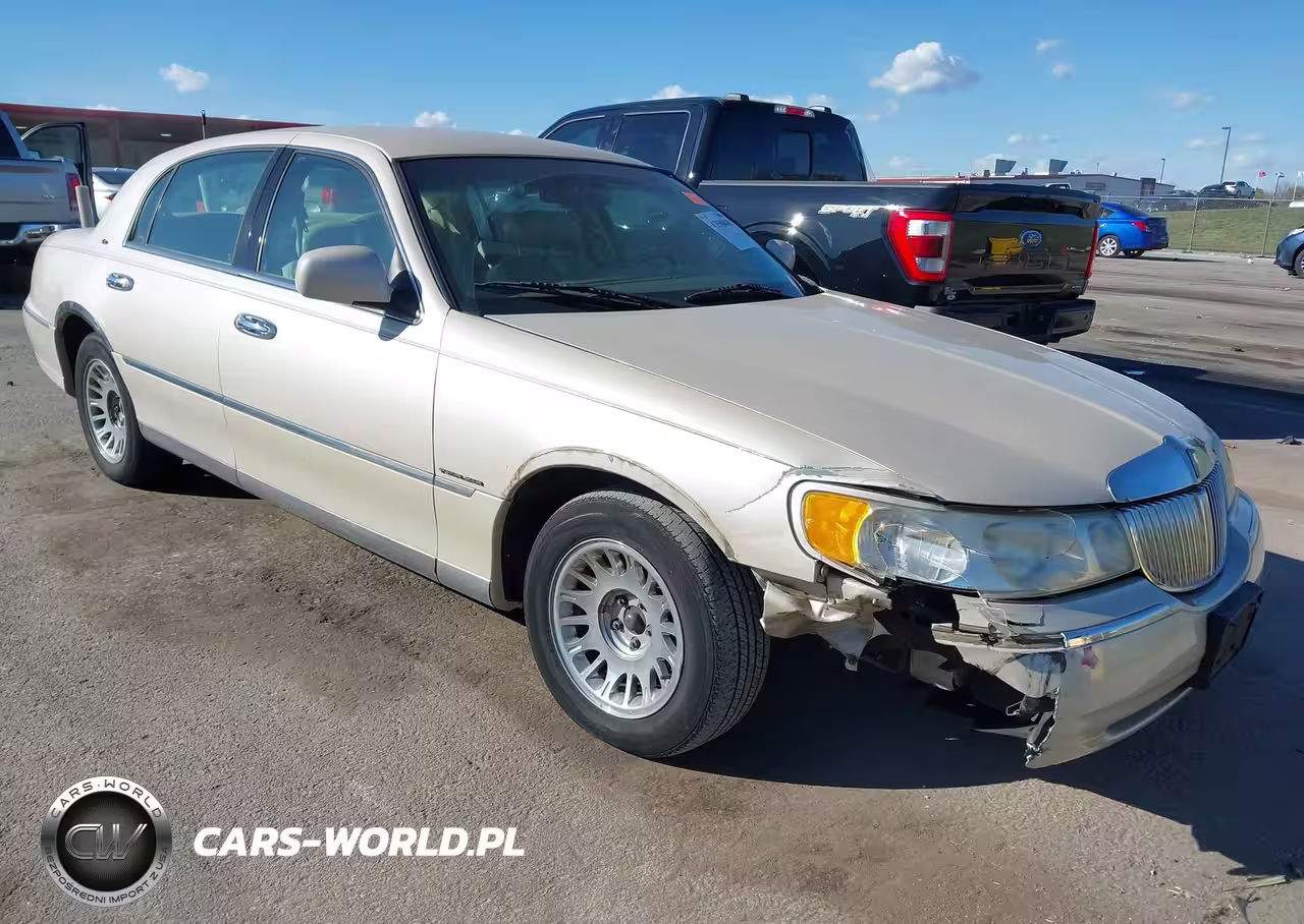 2000 Lincoln Town Car Cartier