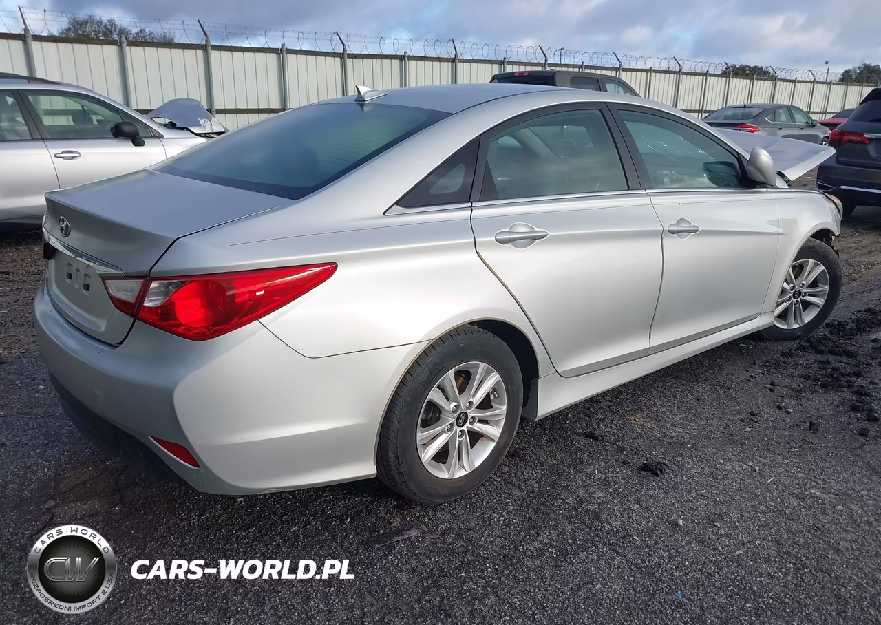 2014 Hyundai Sonata Gls VIN:5NPEB4AC9EH860747 - 4