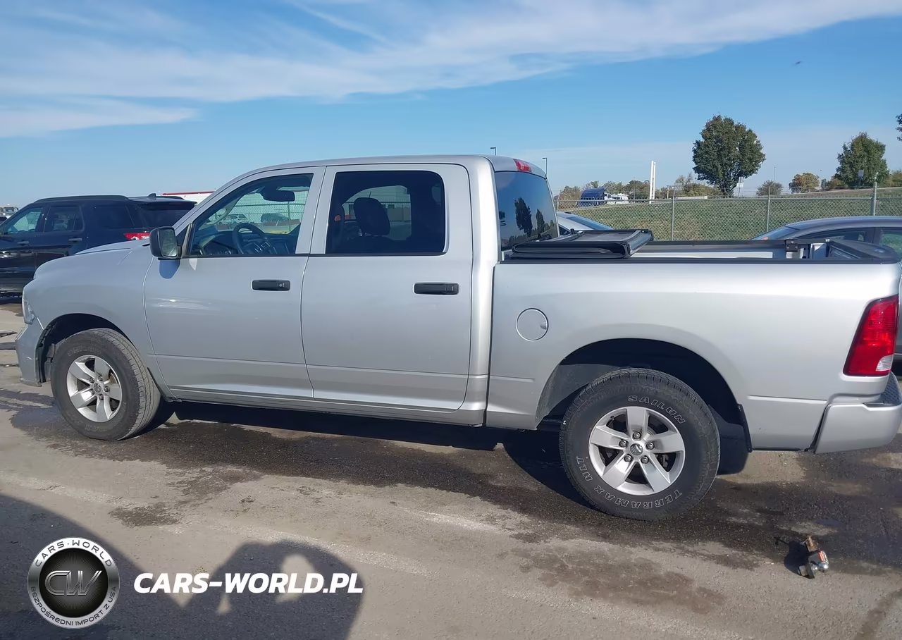 2019 Ram 1500 Classic Express 4X2 5'7 Box VIN:1C6RR6KG1KS521804 - 13
