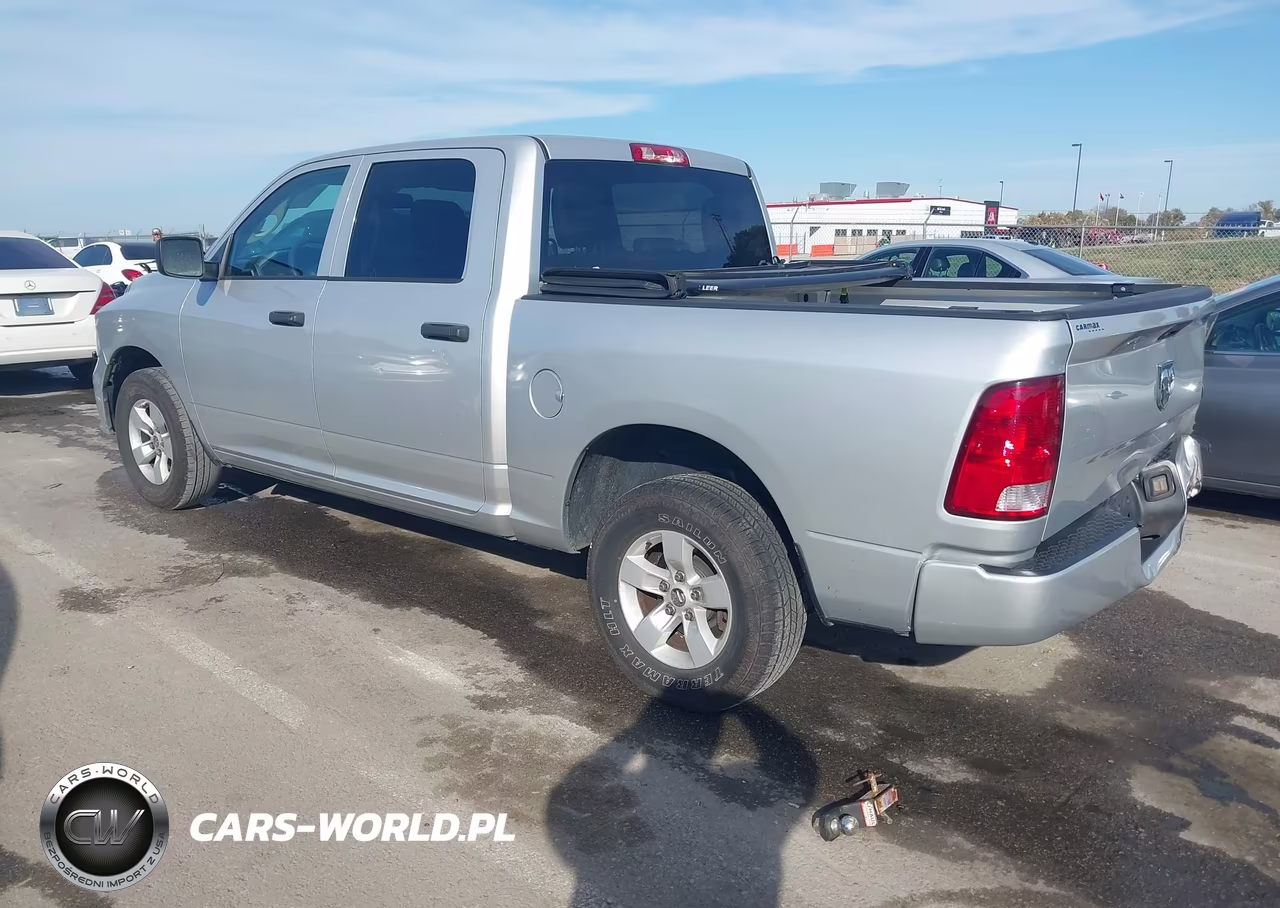 2019 Ram 1500 Classic Express 4X2 5'7 Box VIN:1C6RR6KG1KS521804 - 3