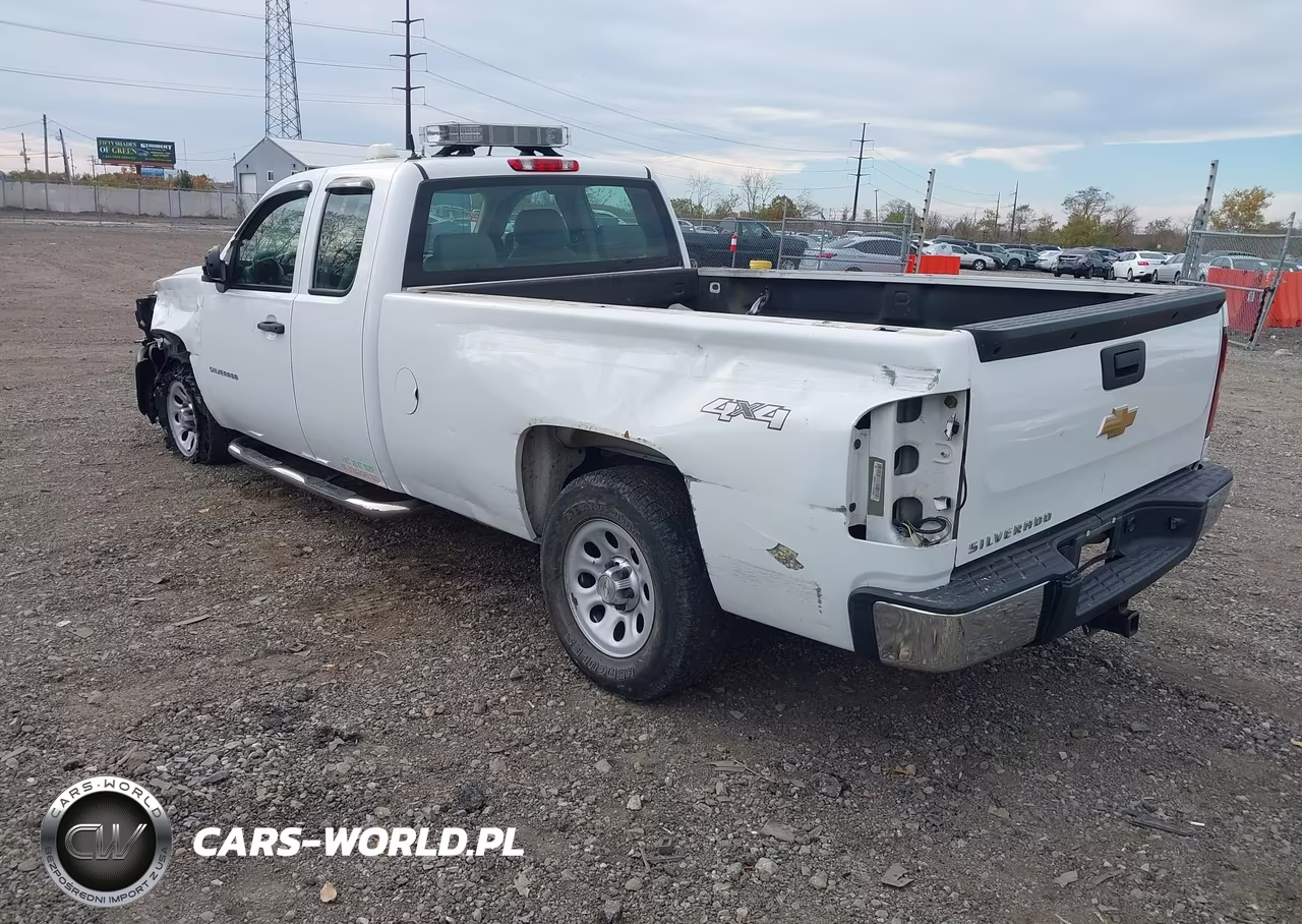 2013 Chevrolet Silverado 1500 Work Truck VIN:1GCRKPE09DZ147096 - 3