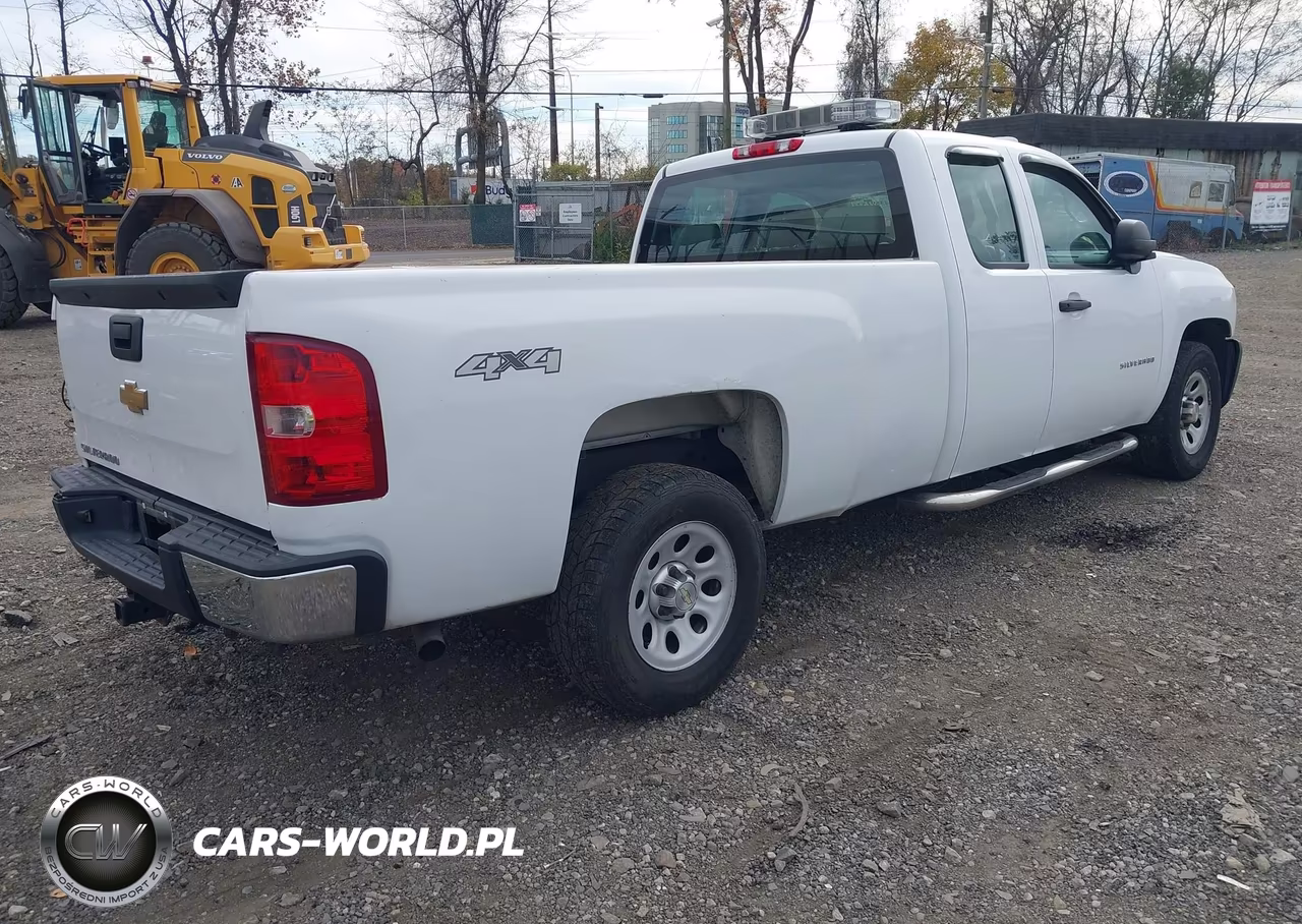 2013 Chevrolet Silverado 1500 Work Truck VIN:1GCRKPE09DZ147096 - 4