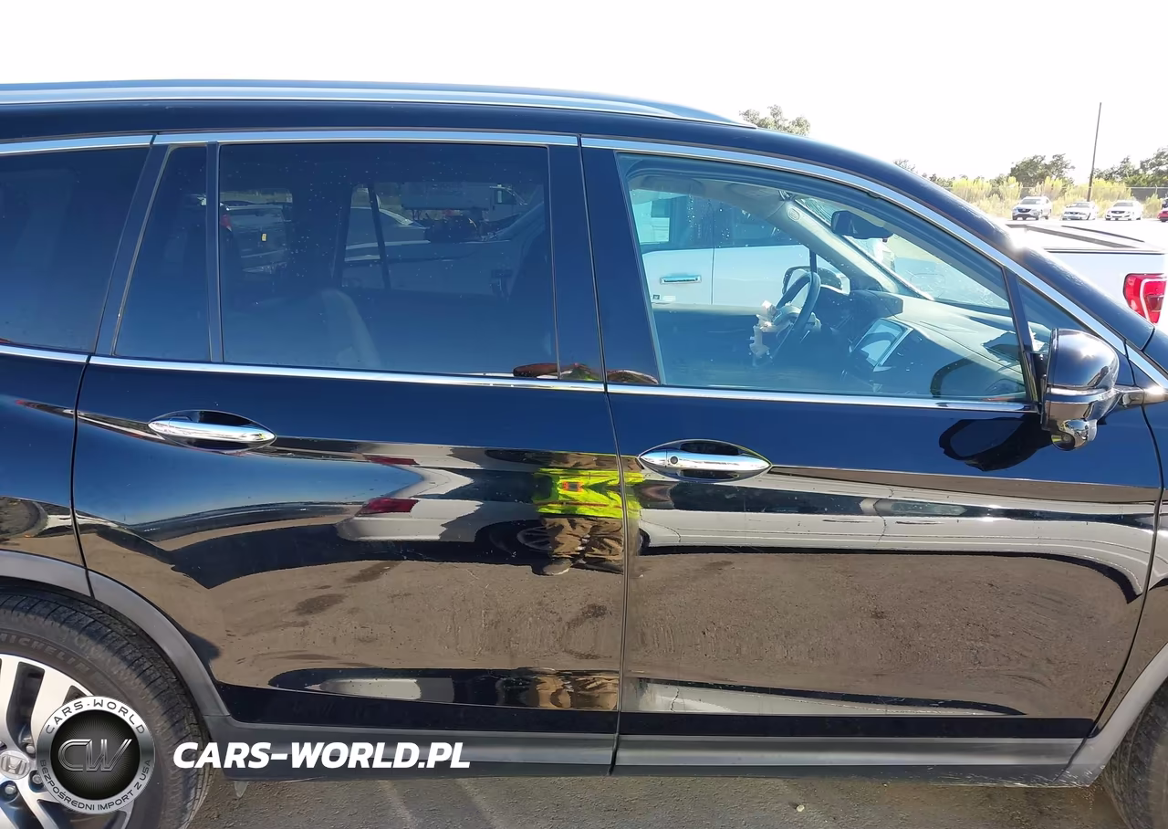 2017 Honda Pilot Touring VIN:5FNYF6H98HB065053 - 13