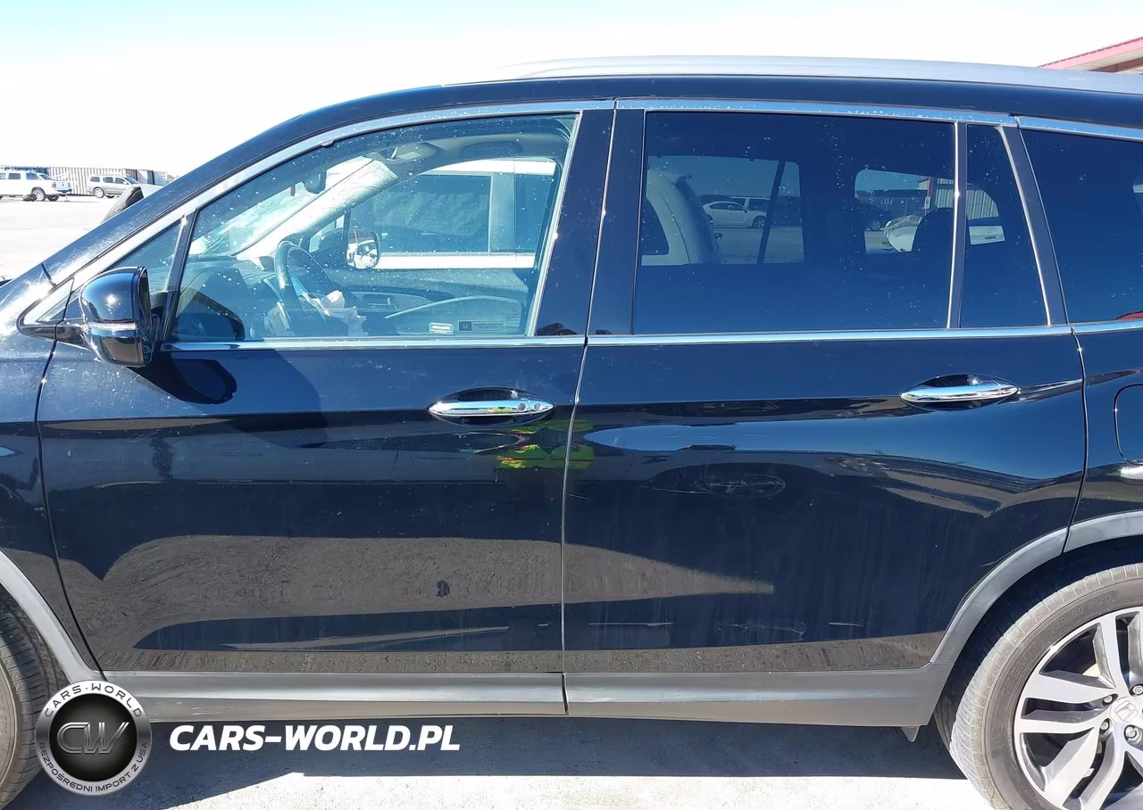 2017 Honda Pilot Touring VIN:5FNYF6H98HB065053 - 14