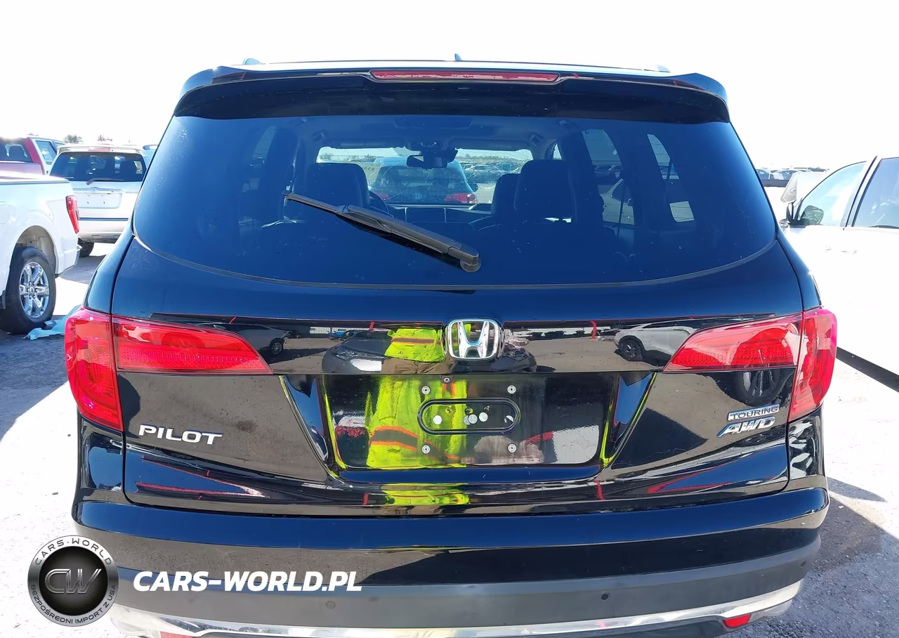 2017 Honda Pilot Touring VIN:5FNYF6H98HB065053 - 16