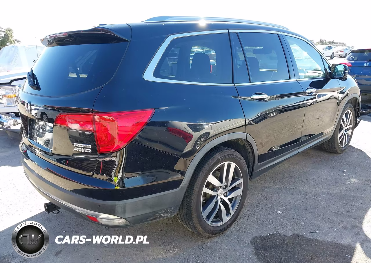 2017 Honda Pilot Touring VIN:5FNYF6H98HB065053 - 4