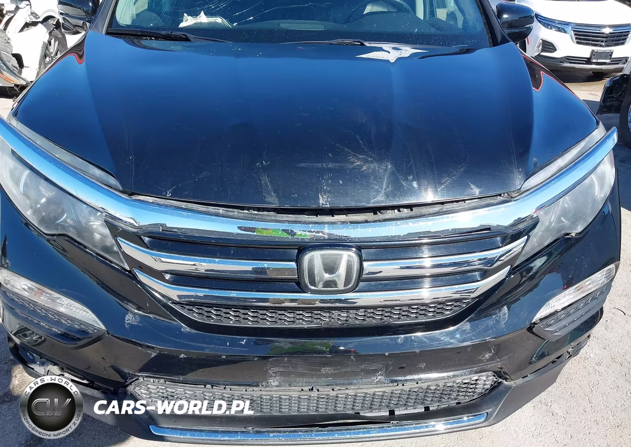 2017 Honda Pilot Touring VIN:5FNYF6H98HB065053 - 6