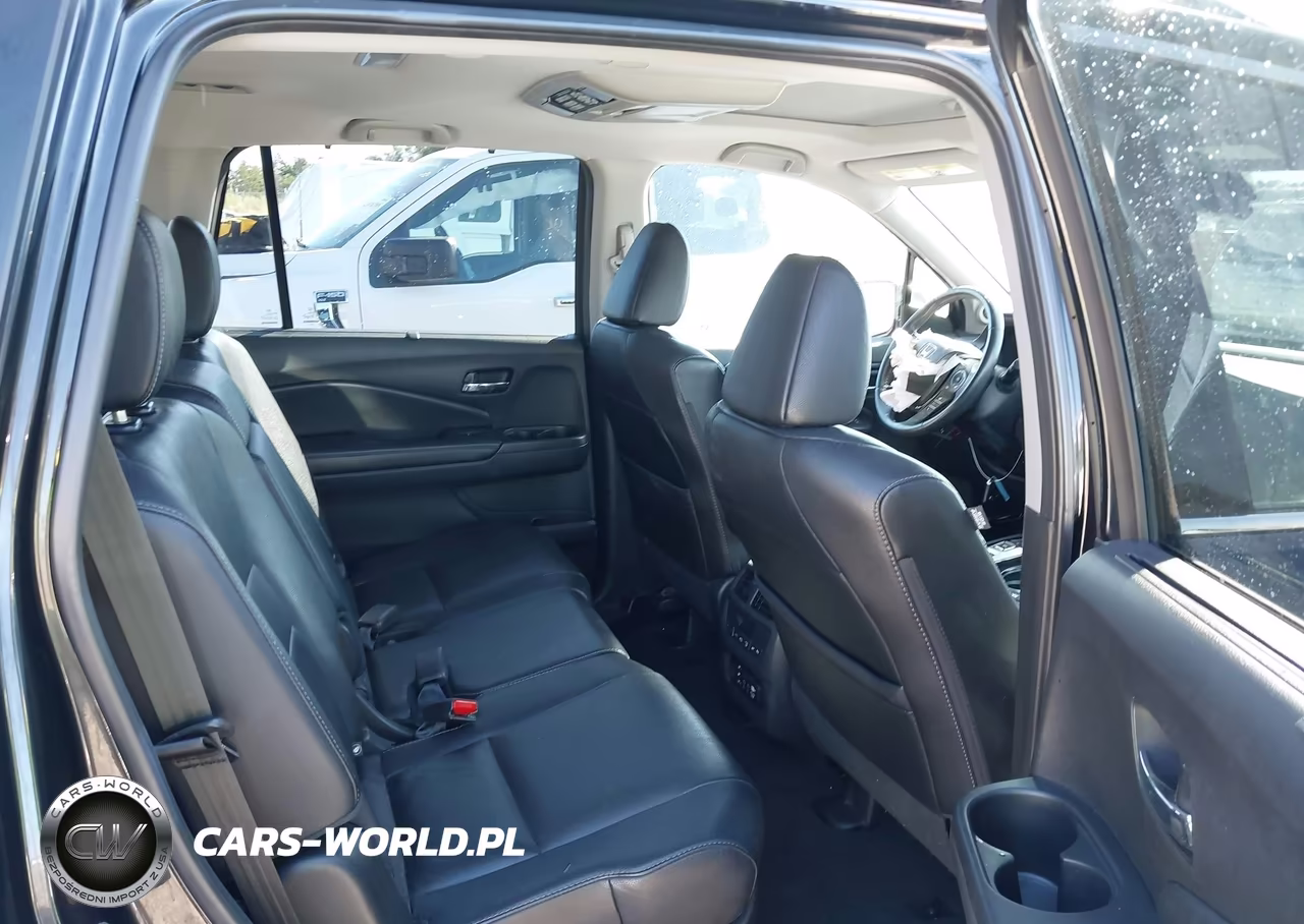 2017 Honda Pilot Touring VIN:5FNYF6H98HB065053 - 8