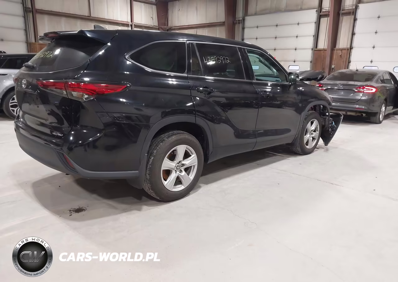 2022 Toyota Highlander Le VIN:5TDBZRBH9NS220134 - 4