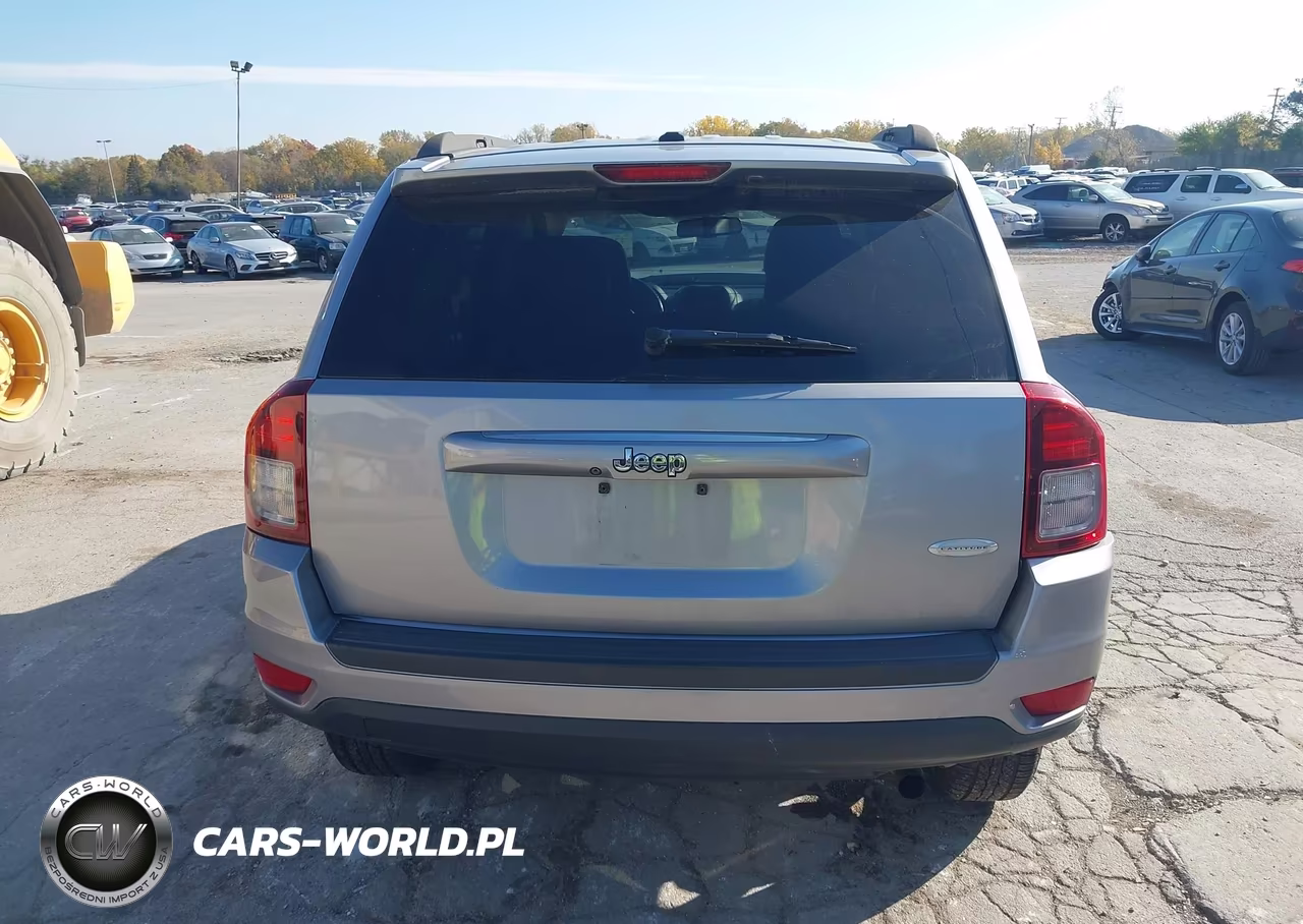 2016 Jeep Compass Latitude VIN:1C4NJCEAXGD536186 - 16
